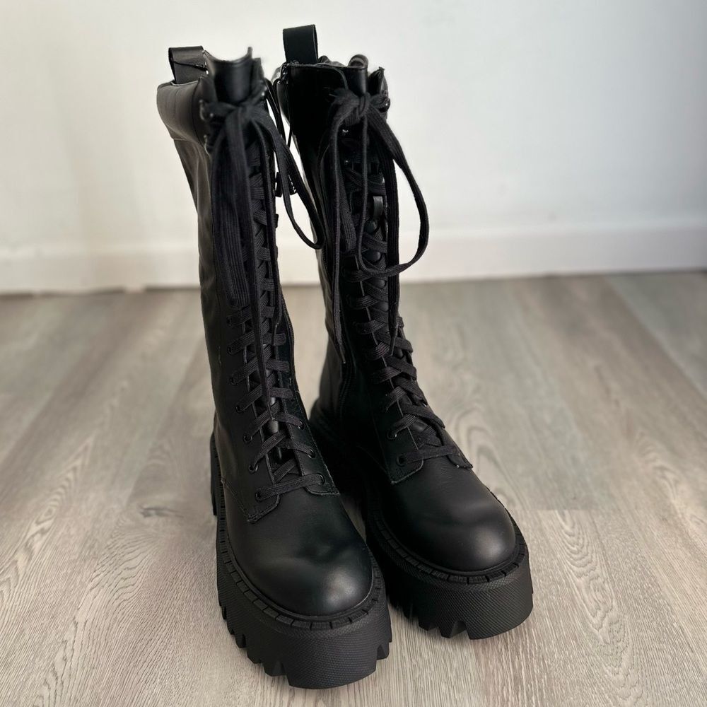 Zara LACED LEATHER BOOTS WITH TREADED SOLES - Picture 9 of 9